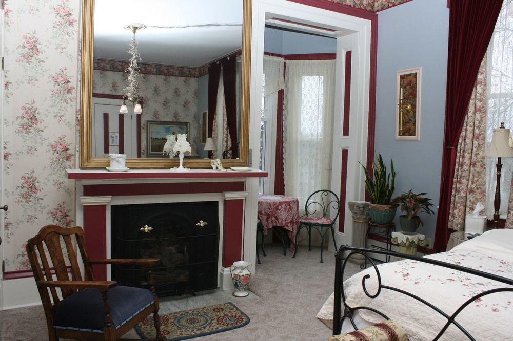 The Gridley Inn B&B วอเตอร์ลู ภายนอก รูปภาพ