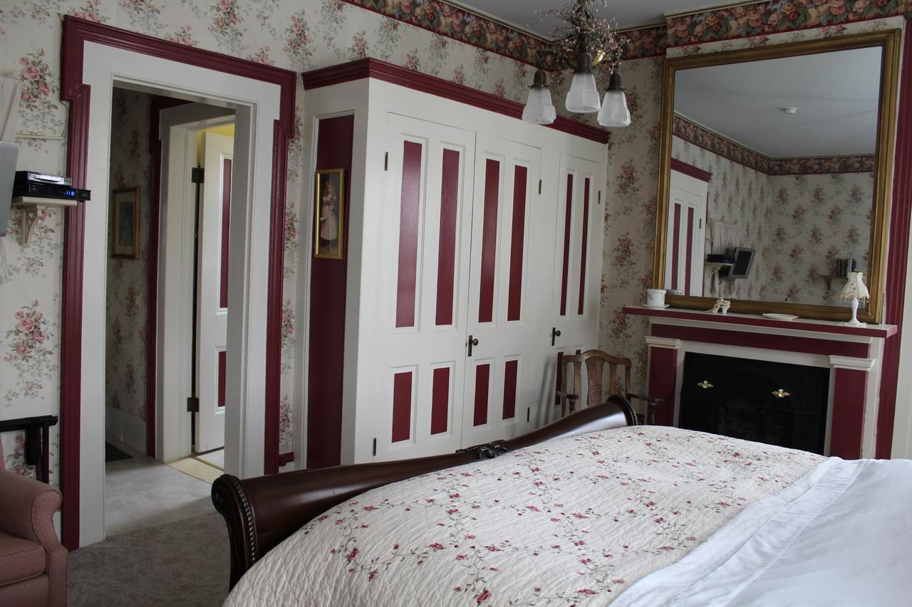 The Gridley Inn B&B วอเตอร์ลู ภายนอก รูปภาพ
