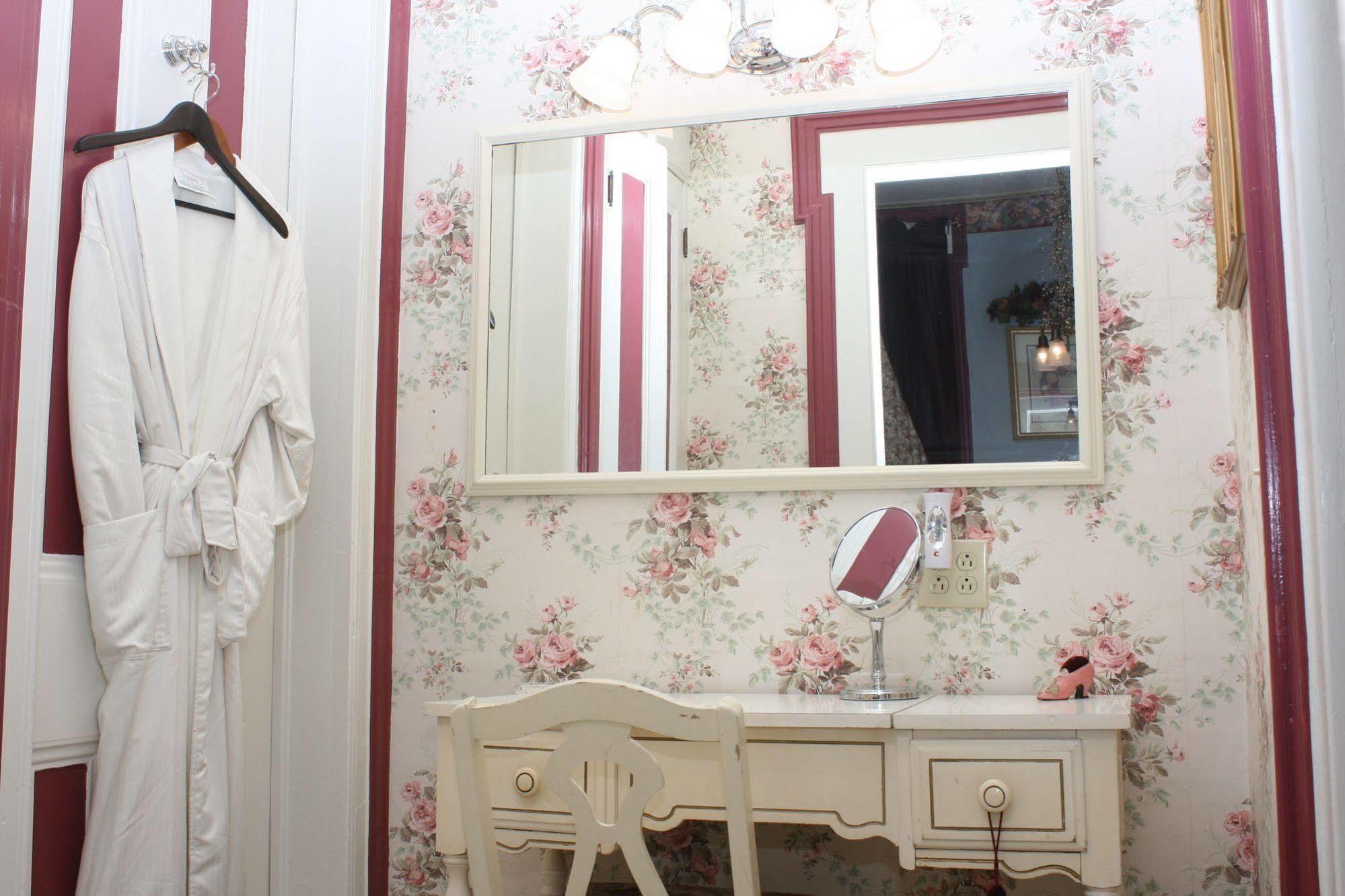 The Gridley Inn B&B วอเตอร์ลู ภายนอก รูปภาพ