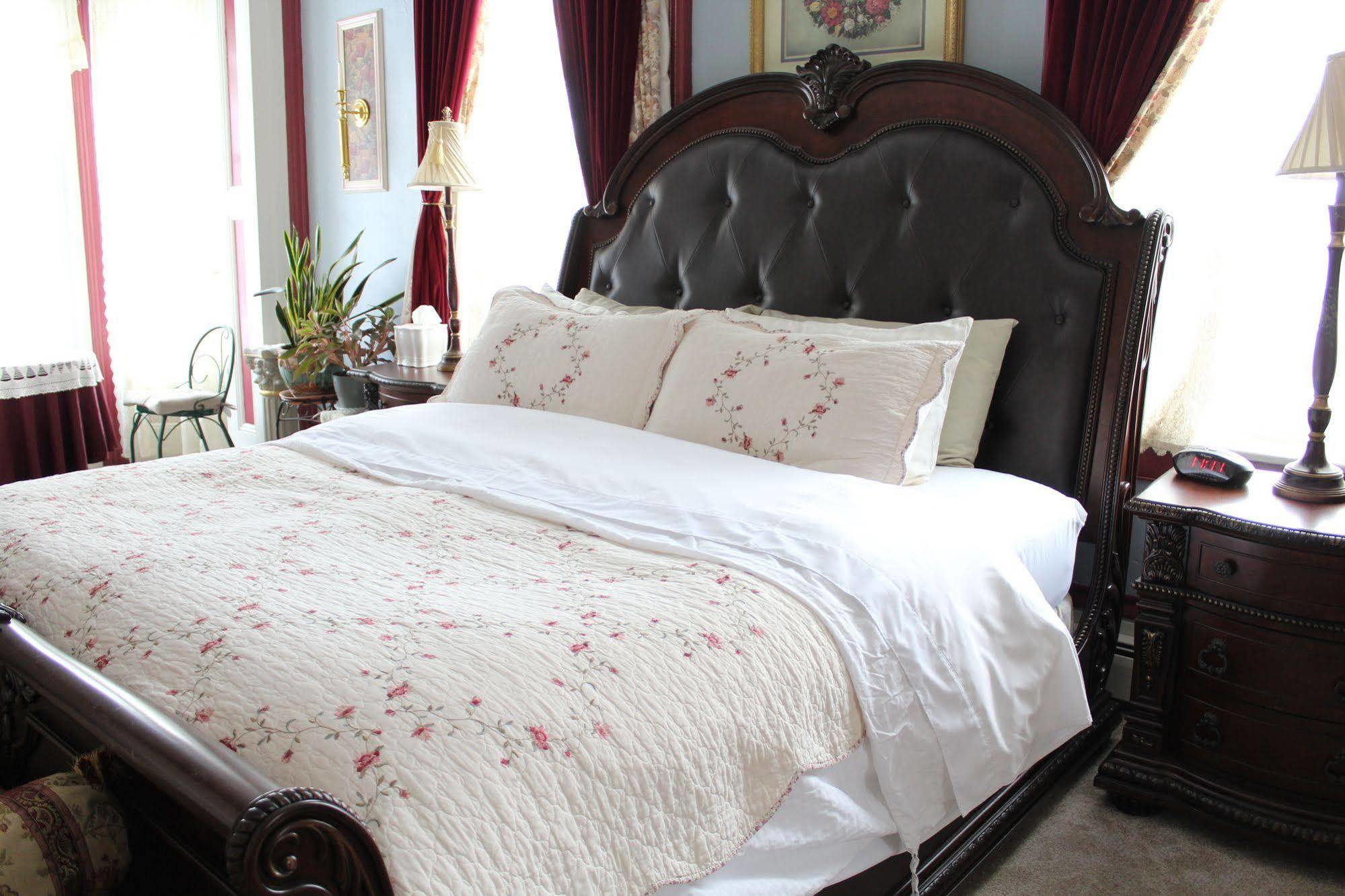 The Gridley Inn B&B วอเตอร์ลู ภายนอก รูปภาพ